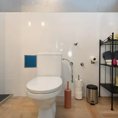 Apartment Ema 1811